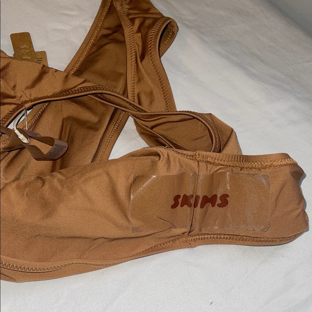 SKIMS One-Piece Swimsuit with Cut-Out - Picture 11 of 16